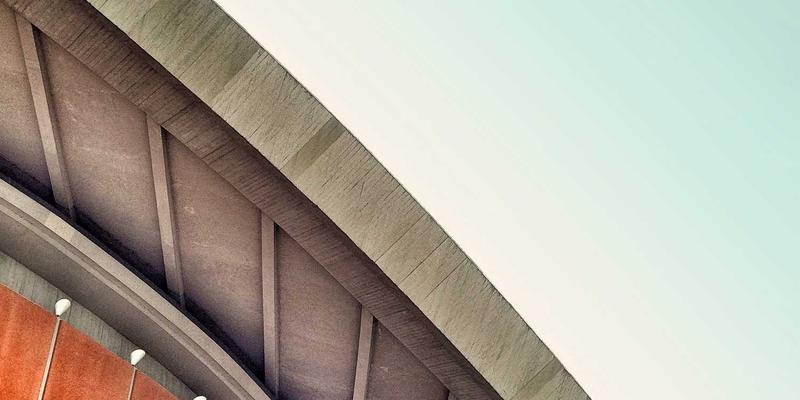 专业网球拍参数详解：拍面大小、线床密度与重量平衡如何影响控球与力量