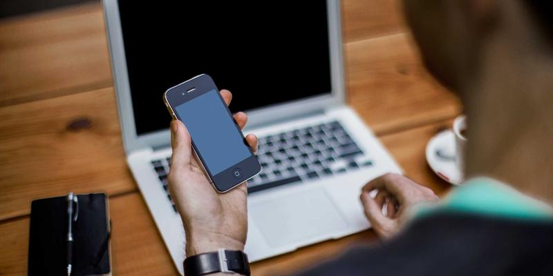 专业跑鞋中底科技全解析：从EVA到PEBAX超临界发泡如何提升跑步经济性