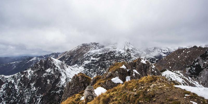 家庭健身必备：2023年十大高性价比家用健身器材推荐（附球类运动新玩法）