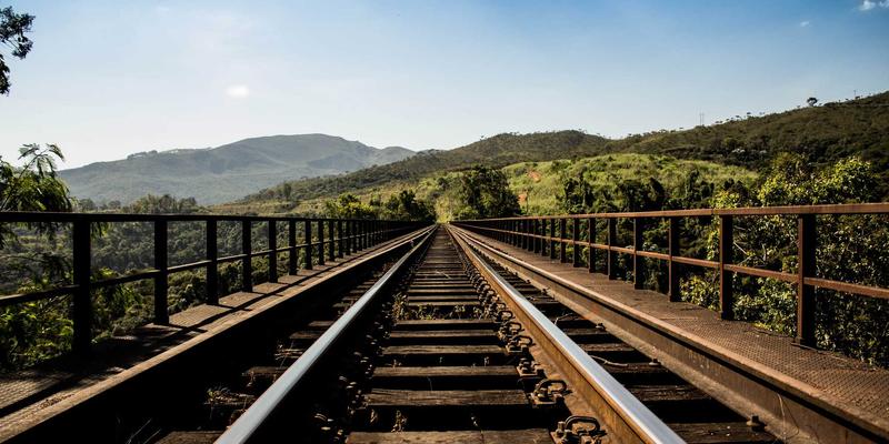 竞速自行车轮组进阶指南：框高、材质与辐条编法如何影响你的速度